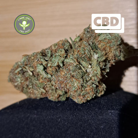 STRAWBERRY CBD indoor